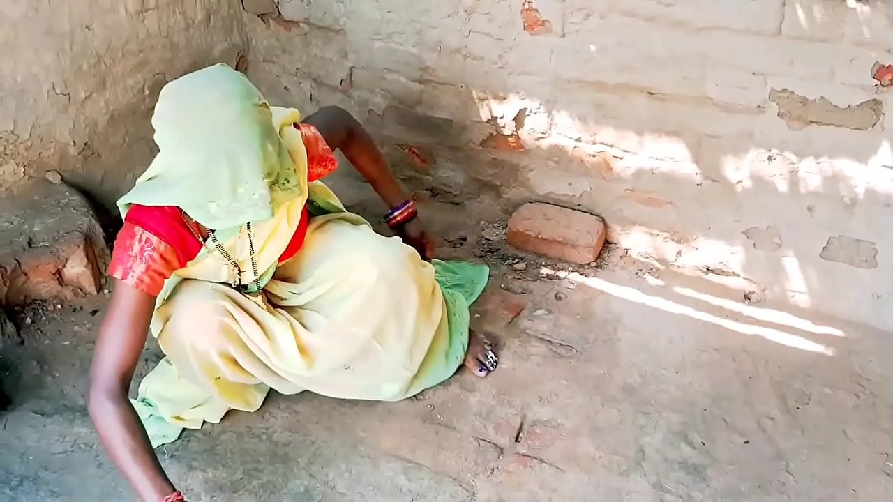 desi sexy shari me big dick hard anal fuck real Village wife sexy dress full anal sex Hindi webseries
